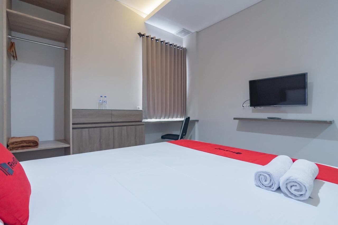 Reddoorz Plus @ Cirebon City Center Exterior photo